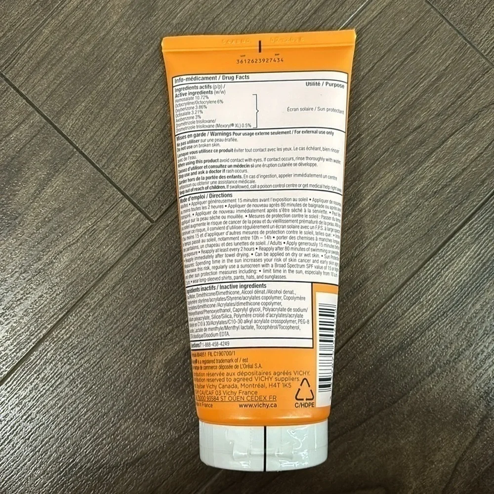 Vichy Ideal Soleil Sport SPF 60 Ultra-Light Refreshing Lotion - Picture 2 of 2